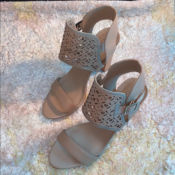 Charles by Charles David Nude Ankle Heels - Picture 1 of 4